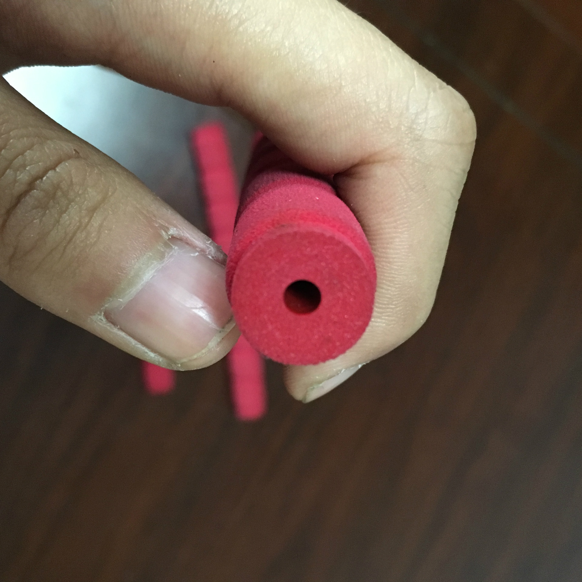 供应NBR健身器材橡塑护套  彩色发泡海绵手把套手把套 nbr发泡