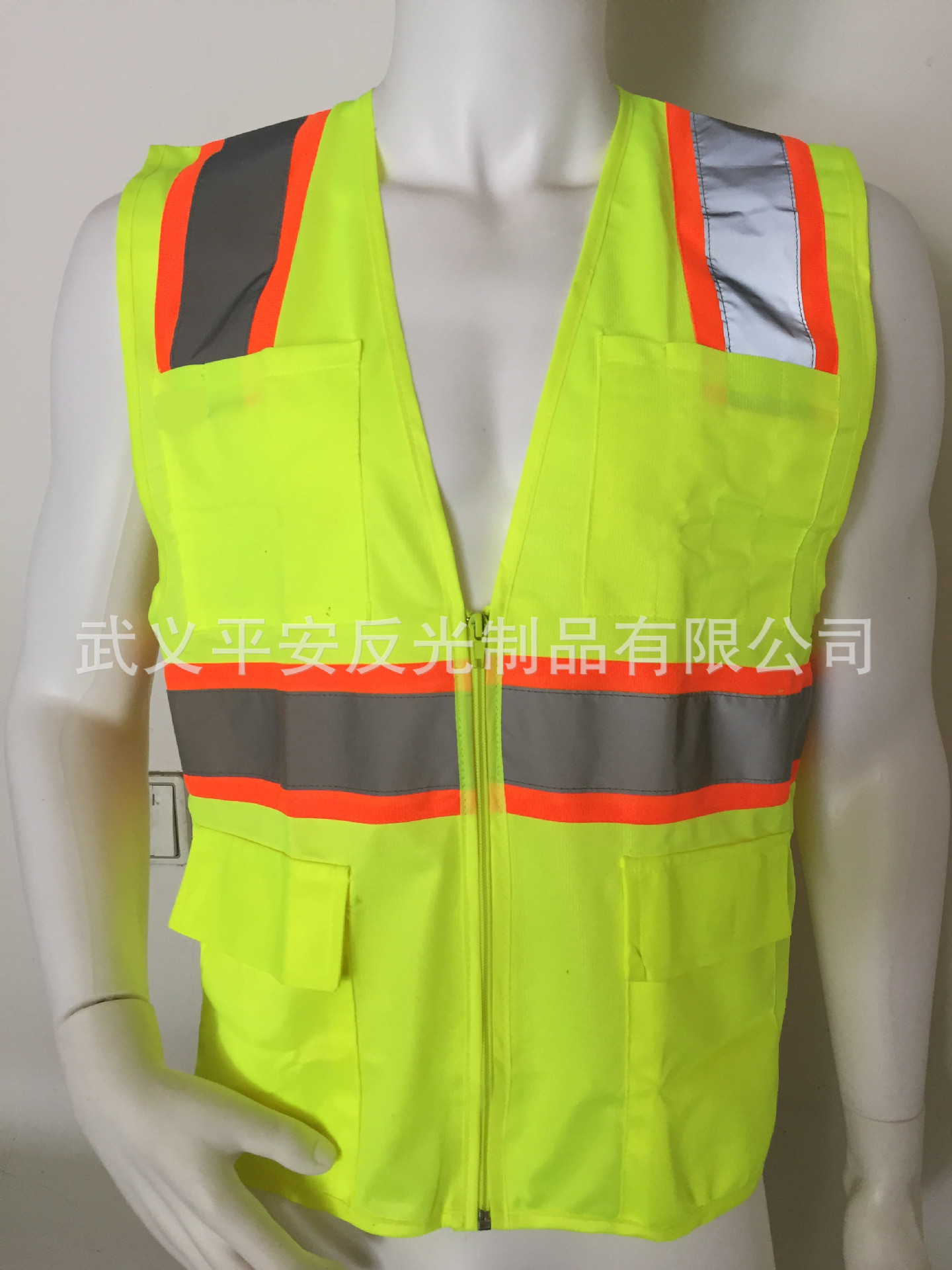 Breathable retroreflective fluorescence safe vest