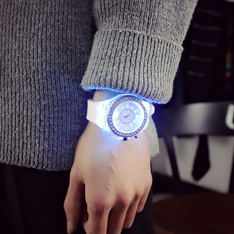 Fashion Geometric Buckle Electronic Women's Watches display picture 2