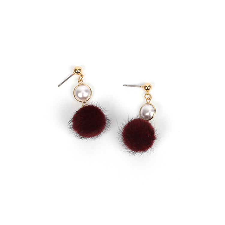 New Fashion Pearl Hair Ball Plush Pompom Wild Mink Earrings display picture 4