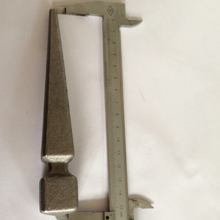 青岛厂家直供铁艺装饰矛头防护防爬尖枪头枪尖实心熟铁锻造易焊