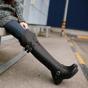 Women’s boots with heel and belt buckle fashion of knee boots