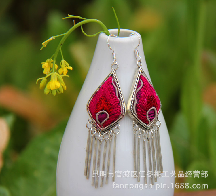 手工绣片耳环