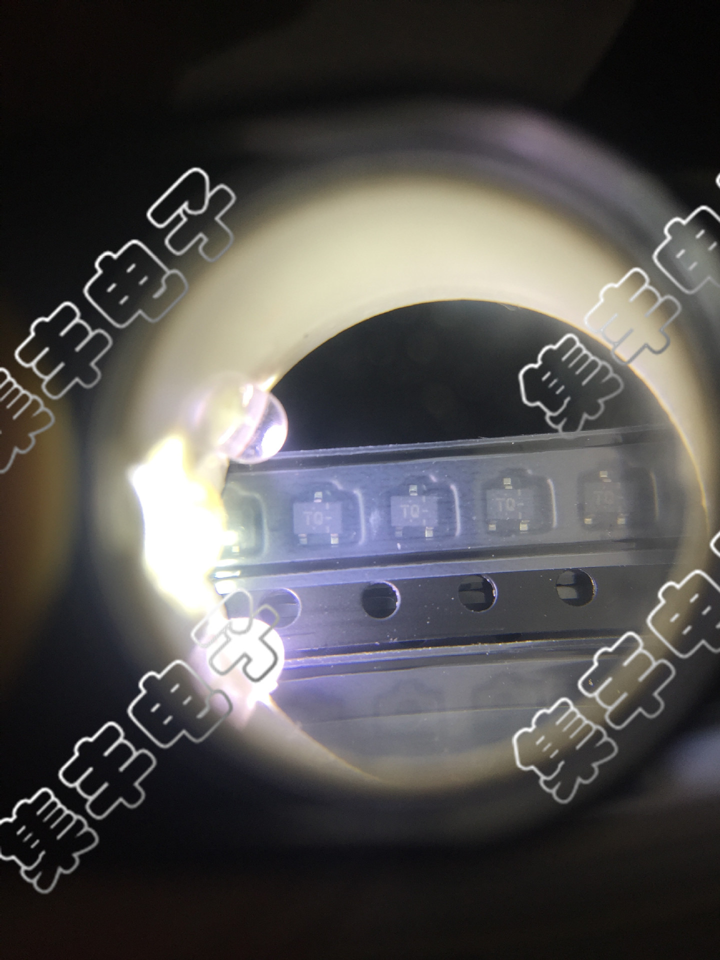 HIT1577TQ-TR-HQ 丝印:TQ SOT-323  RENESAS