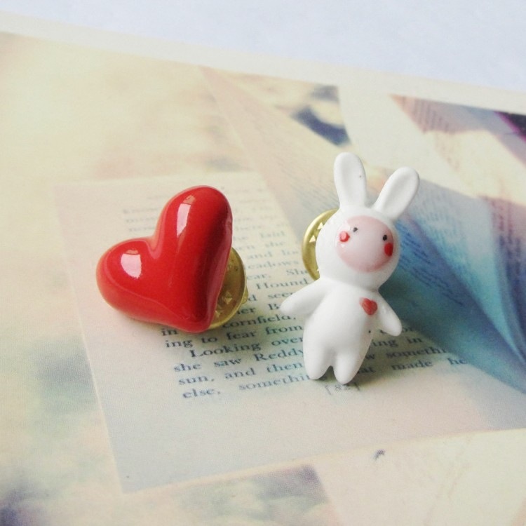 manual Fuji love Doll Brooch the republic of korea atmosphere Luxurious ceramics Jewelry  XZ06 ]