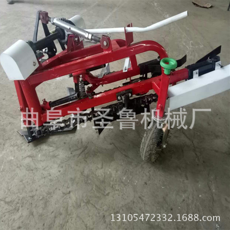 花生收獲機(jī)平鋪3