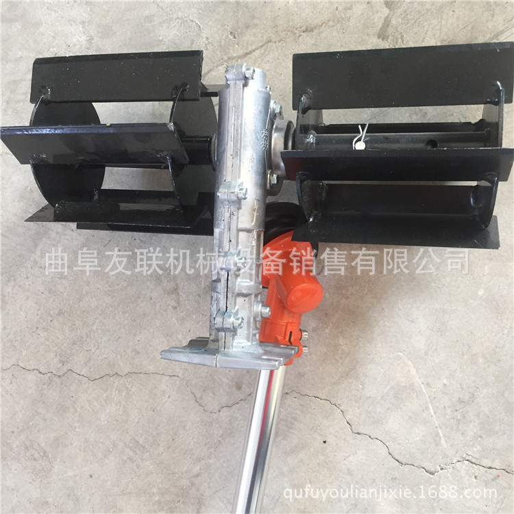 便携式锄地机 轻便现货 黑龙江微型松土机 二冲程肩背式割草机60