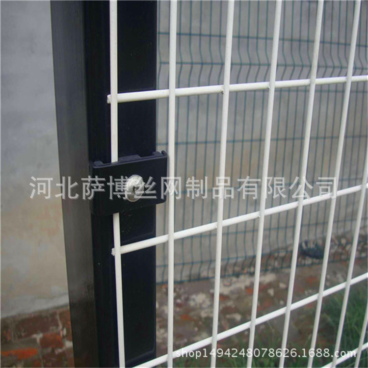 安平厂家供应车间隔离浸塑护栏网围网 圈地围网小区护栏网价格