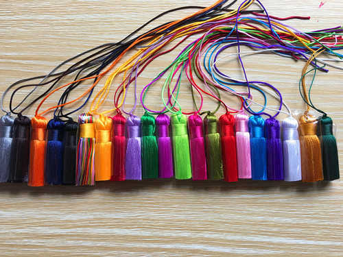 Anti-wrinkle vertical fringe short and fat 5CM bookmark comb key pendant DIY clothing accessories short and fat fringe fringes 