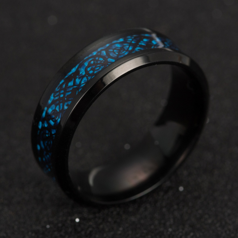 Fashion Titanium Steel Carbon Fiber Dragon Pattern Ring display picture 3
