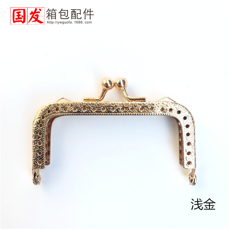 8.5CM máquina de relieve cuadrada boca de oro pozo cuadrado sobre orejas billetera accesorios bisagra de bolso
