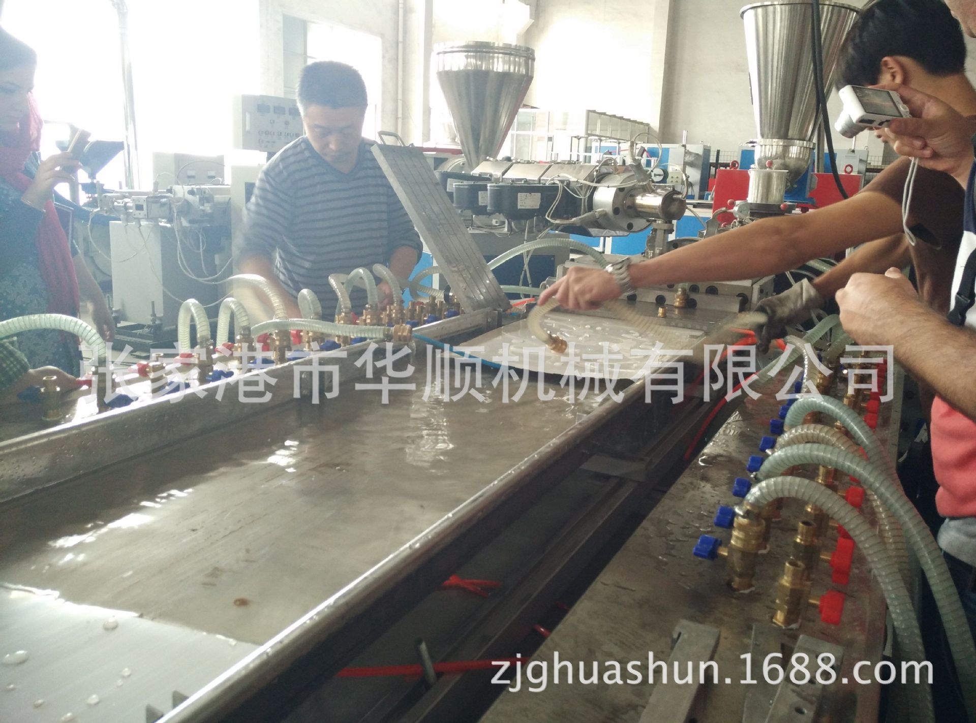 厂价直供PVC石塑门套线挤出生产线设备13773257086