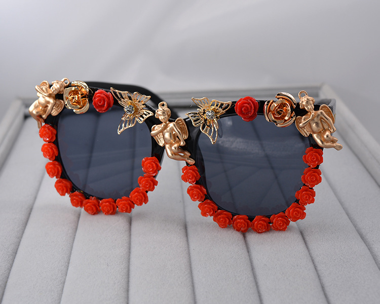 Passerelle Baroque Ange Fleur Porcelaine Fleur Papillon Dames Lunettes De Soleil Personnalité Mode Sauvage Lunettes De Soleil Femmes En Gros Nihaojewelry display picture 6