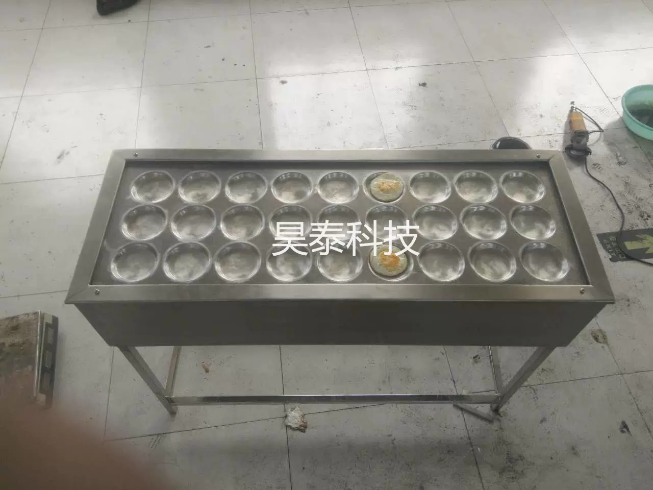 昊泰节能燃气煎蛋机  小型煎蛋机  食堂用煎蛋机煎饼机  煎饼机