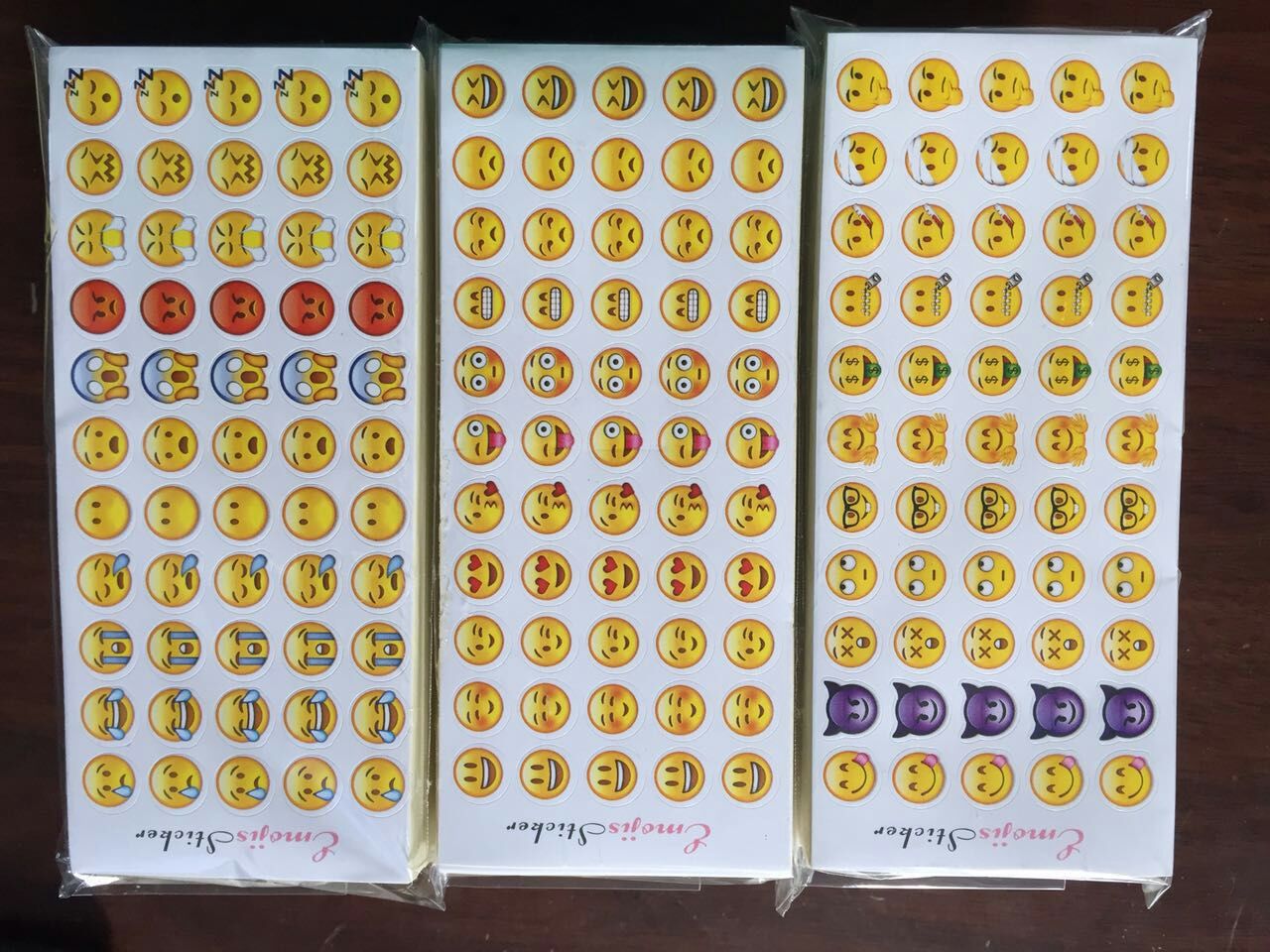 厂家供应QQ苹果emoji表情不干胶贴 660个表情100张\包3种款式