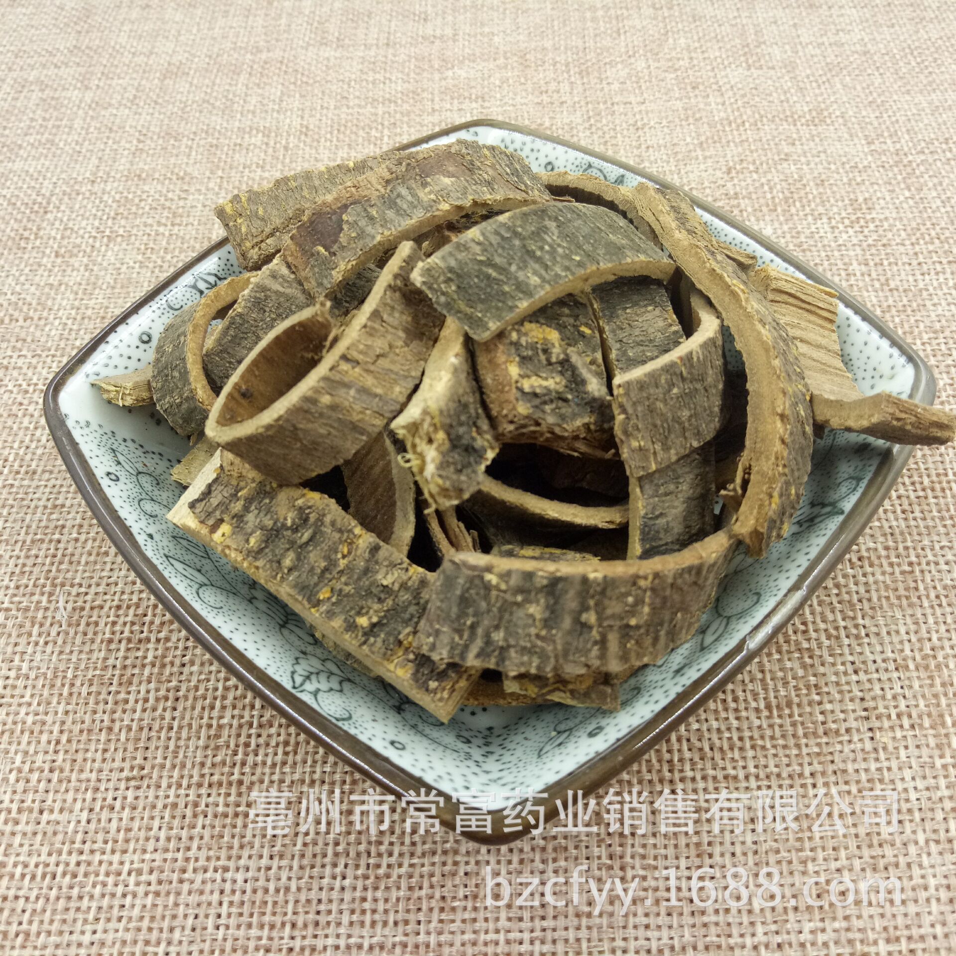 Hai Tong Pi Dried Erythrina Bark 500g Traditional Chinese Herbal Ingredient for Decoction and Culinary Use quality and texture