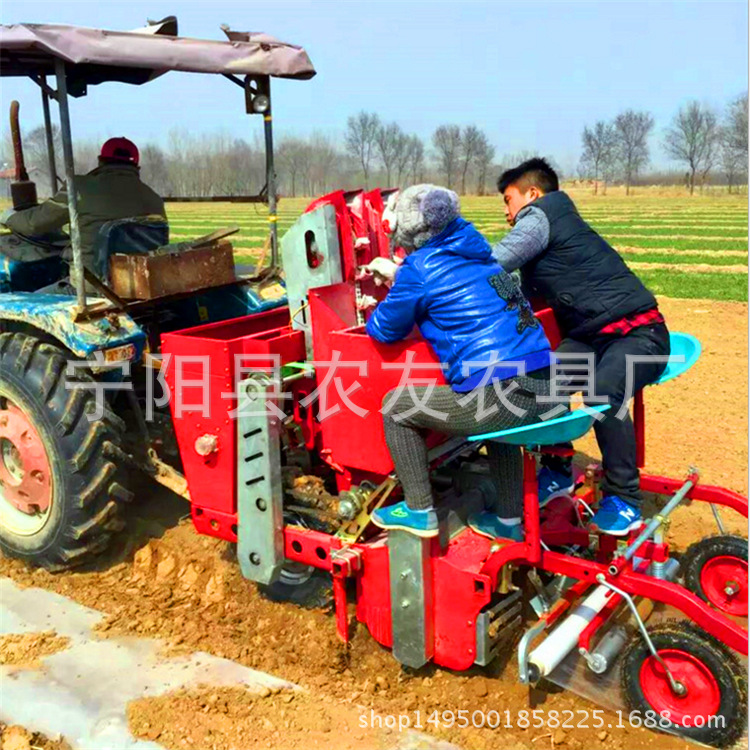 小型家用手推土豆播种机 170型汽油机/四轮车带土豆播种机 效率高