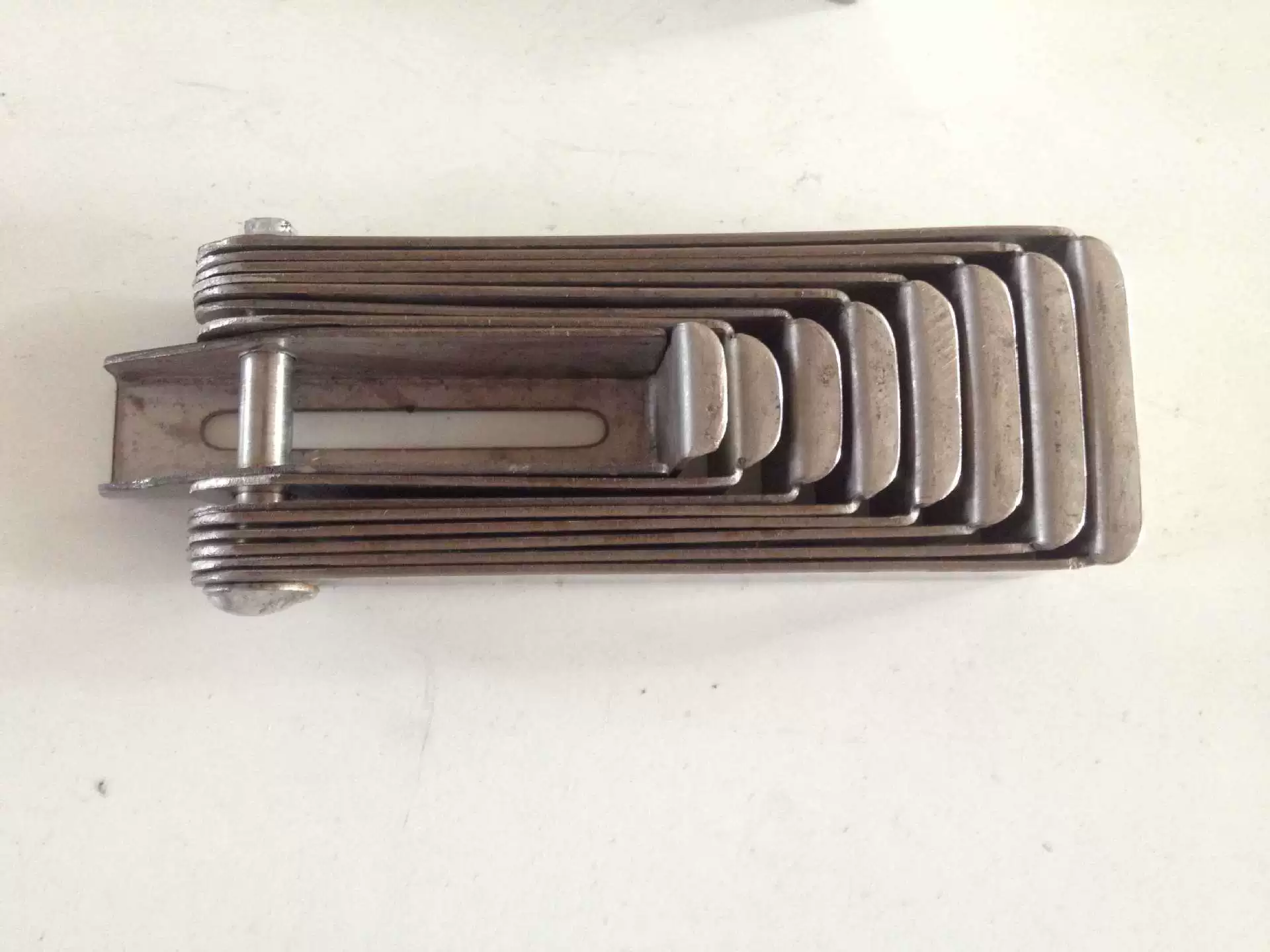 Инструменты для изготовления шляп --- Кепка можно регулировать размер.