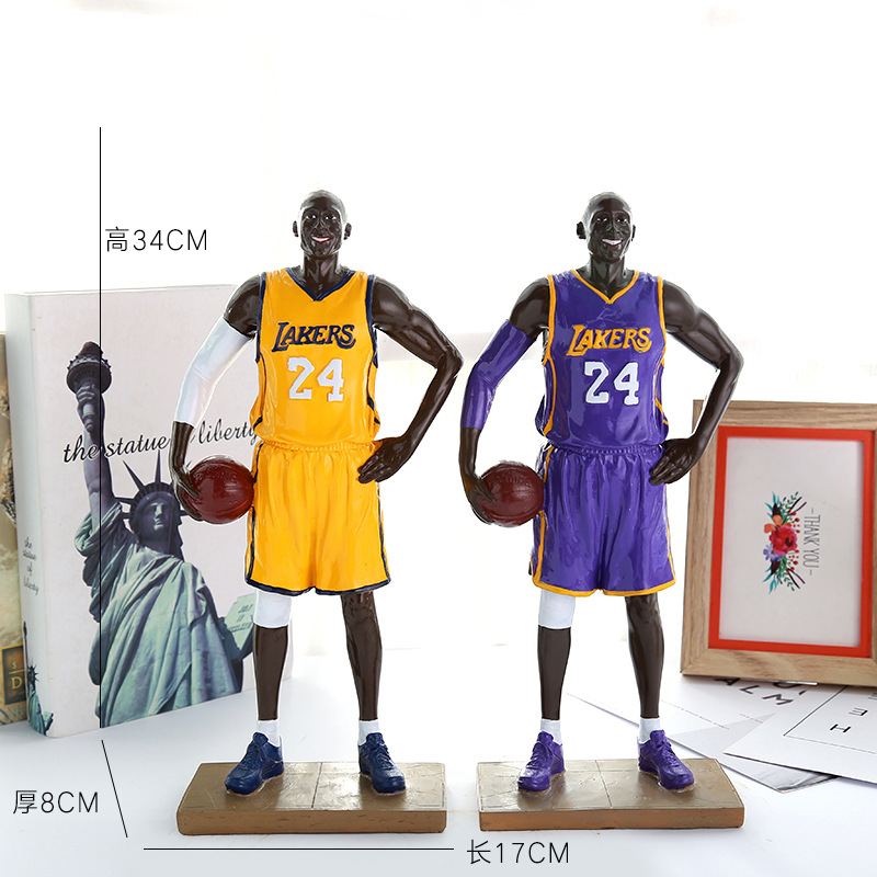 nba科比手办纪念品 树脂篮球摆件批发 抱球动作桌面摆件潮玩-阿里巴巴