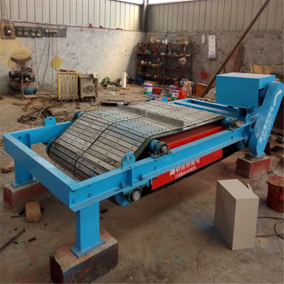 Linqu Self unloading Permanent magnet separator Casting Iron Permanent magnet Belt Magnetic separator Armored Magnetic Magnetic separator