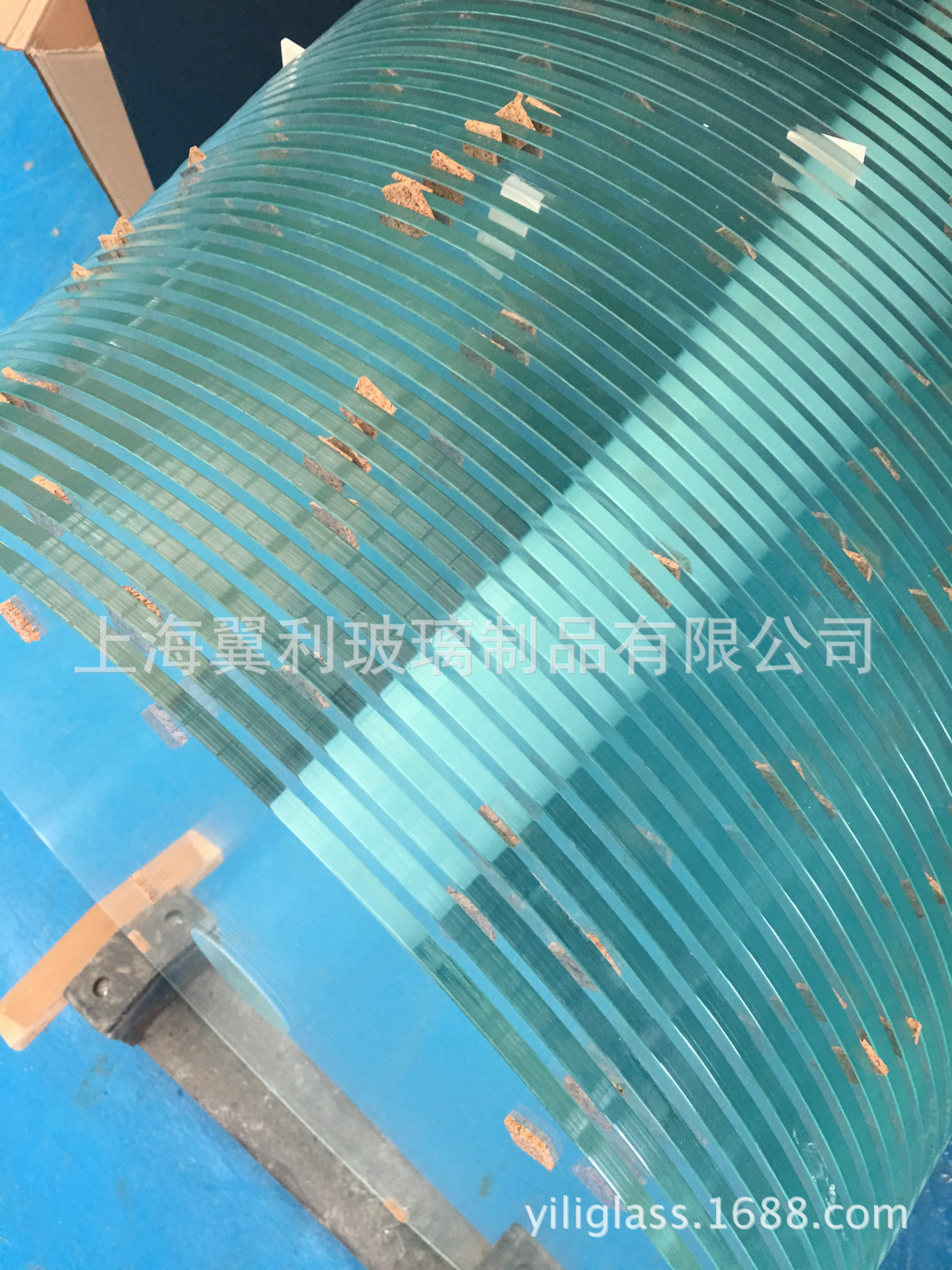 6mm超白玻璃超白钢化玻璃玻璃柜玻璃罩装饰玻璃制作金晶超白玻璃