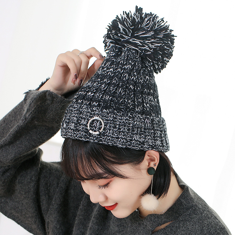 Mùa đông cộng với phụ nữ mũ nhung mới của Hàn Quốc hoa dây kim loại bảo vệ tai ấm lông bóng đan mũ nước sinh viên