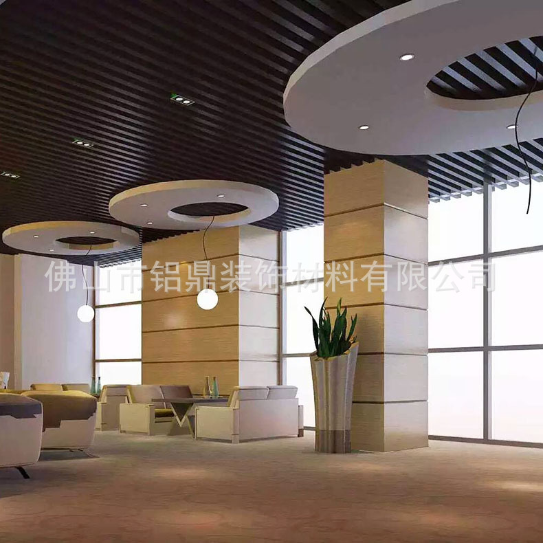 潮州市造型木纹铝方通厂家房小姐1304912668813728573673