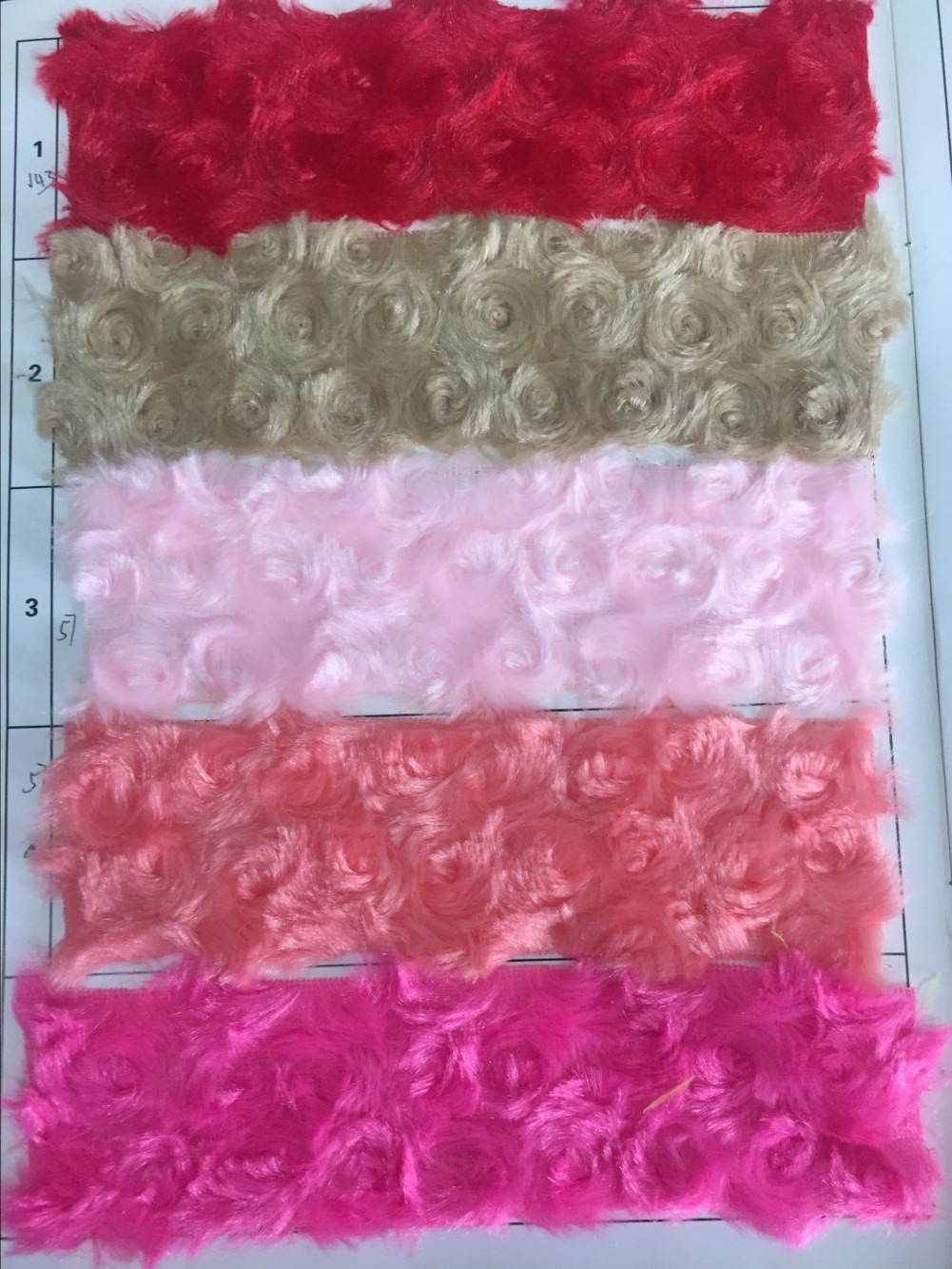 Suministro cepillado PVVelvet engrosada cepillado super suave Rosa terciopelo urdimbre tejido de terciopelo de punto Zapatillas Zapatos y sombreros tela de juguete de peluche