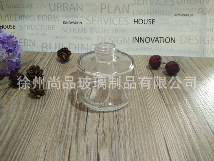 厂家直销130ml香薰瓶 精白料玻璃藤条挥发瓶 圆柱玻璃香薰瓶