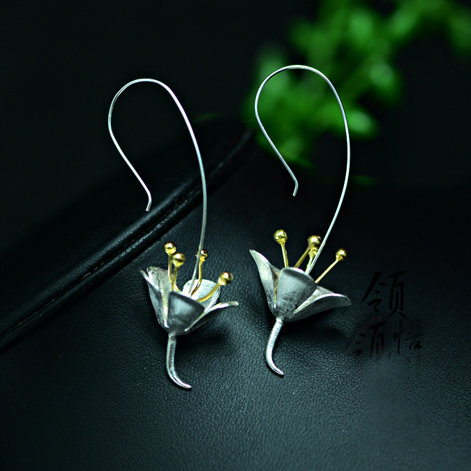 Flower Earrings Image 1