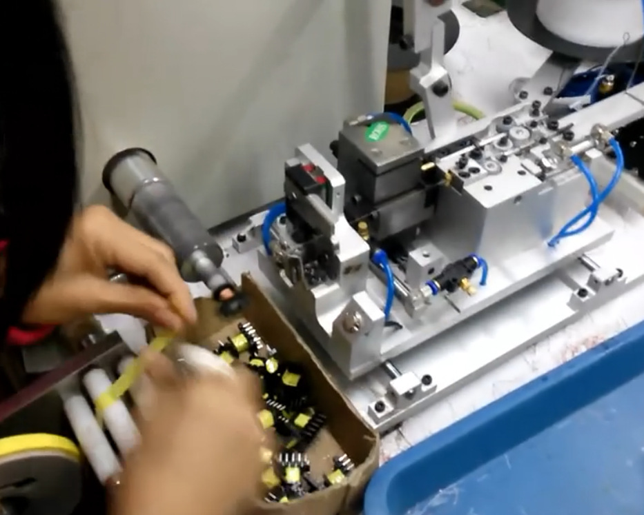 TCW-01A高频变压器自动排线单轴绕线机自动排线绕线机自动穿套管