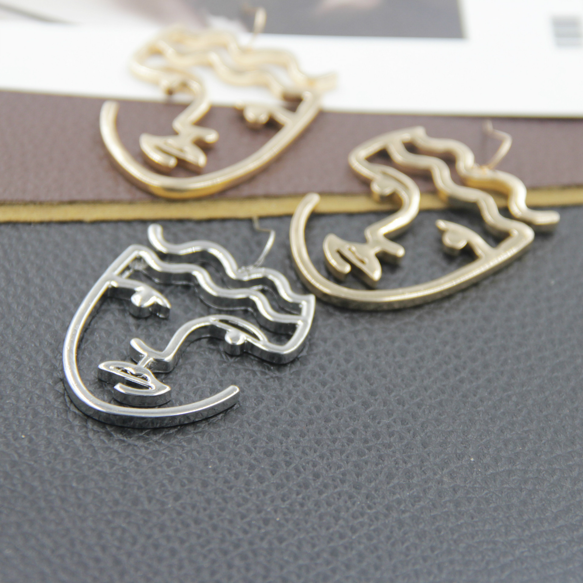 Earrings Image 8