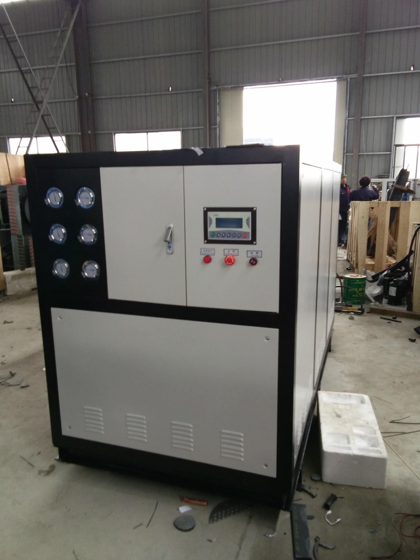 低温冷水机采用进口制冷配件劳达低温冷水机让客户更放心