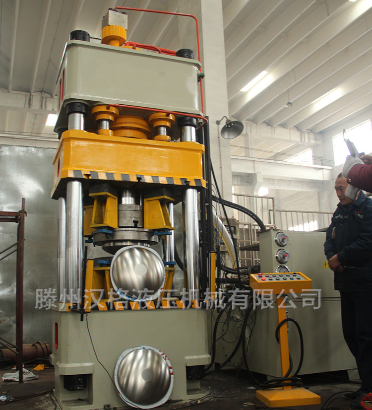 500吨封头拉伸机实物