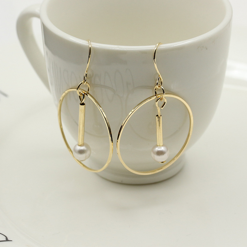 Fashion Cylindrical Pearl Earrings Circle Earrings Earrings Gold And Silver Hollow Geometric Circle Earrings display picture 2