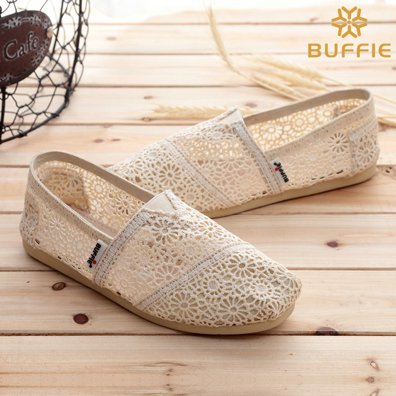 Zapatos de una sola capa de tela hueca de encaje europeo y americano zapatos de tacón plano transpirables de mujer color sólido cómodo casual color caramelo zapatos de primavera y verano envío gratuito