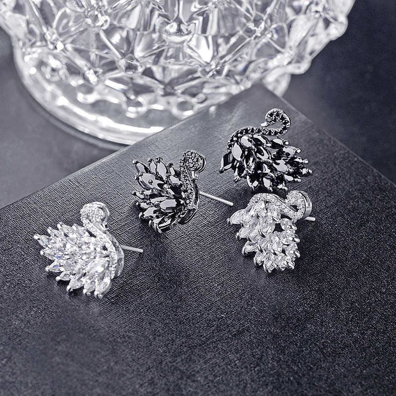 Fashion Crystal Swan Stud Earrings Swan Stud Earrings display picture 5