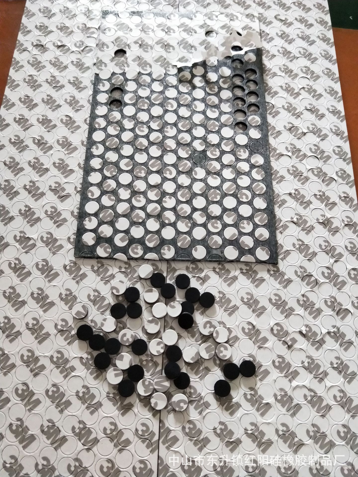 供应黑色橡胶脚垫 自粘灰色硅胶垫  橡胶垫圈