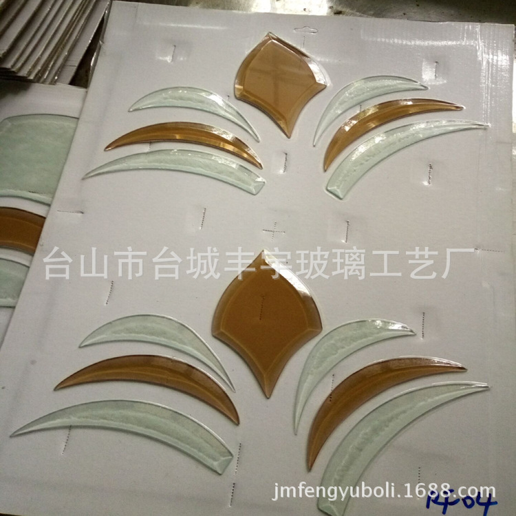 厂家直销异形玻璃 贴片软包斜边玻璃长条镜片硬包刺绣电视背景墙