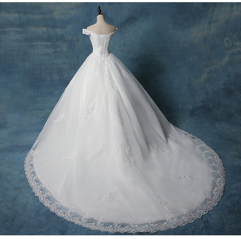 Off-Shoulder Wedding Dress with a Train, 2025 New Style, Korean-Style, Slimming, Light and Simple Winter Style
