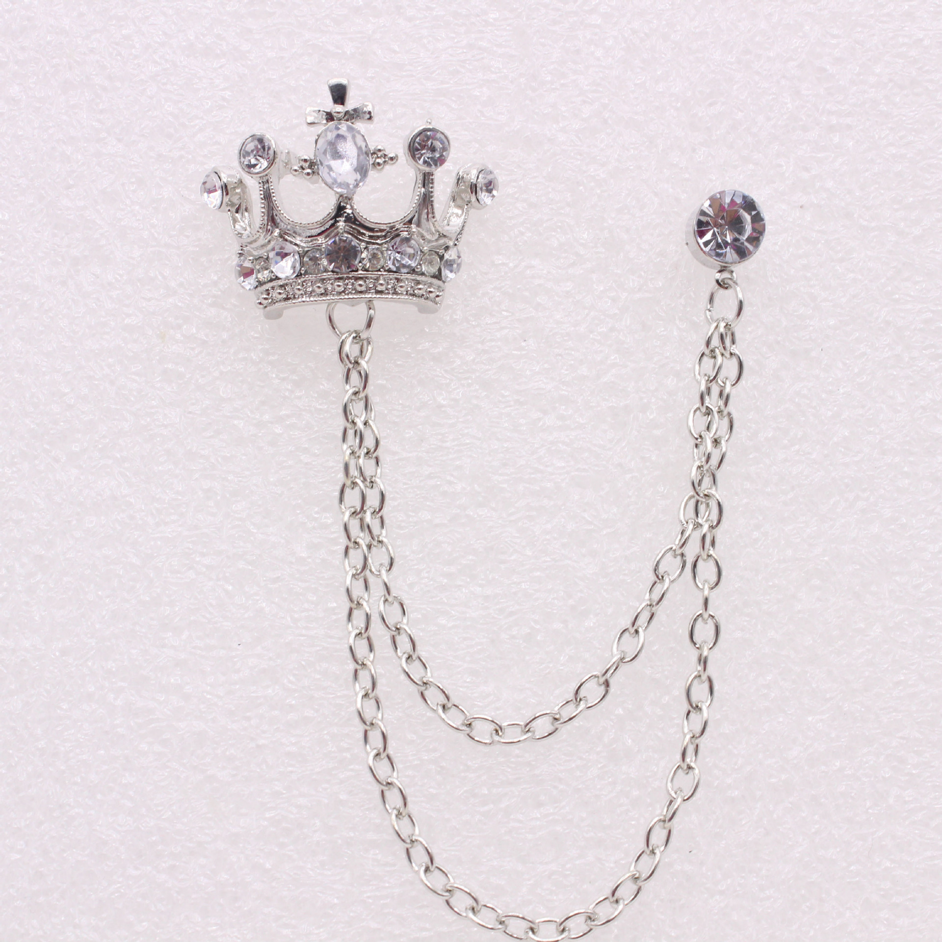 Fashionable trend brooch