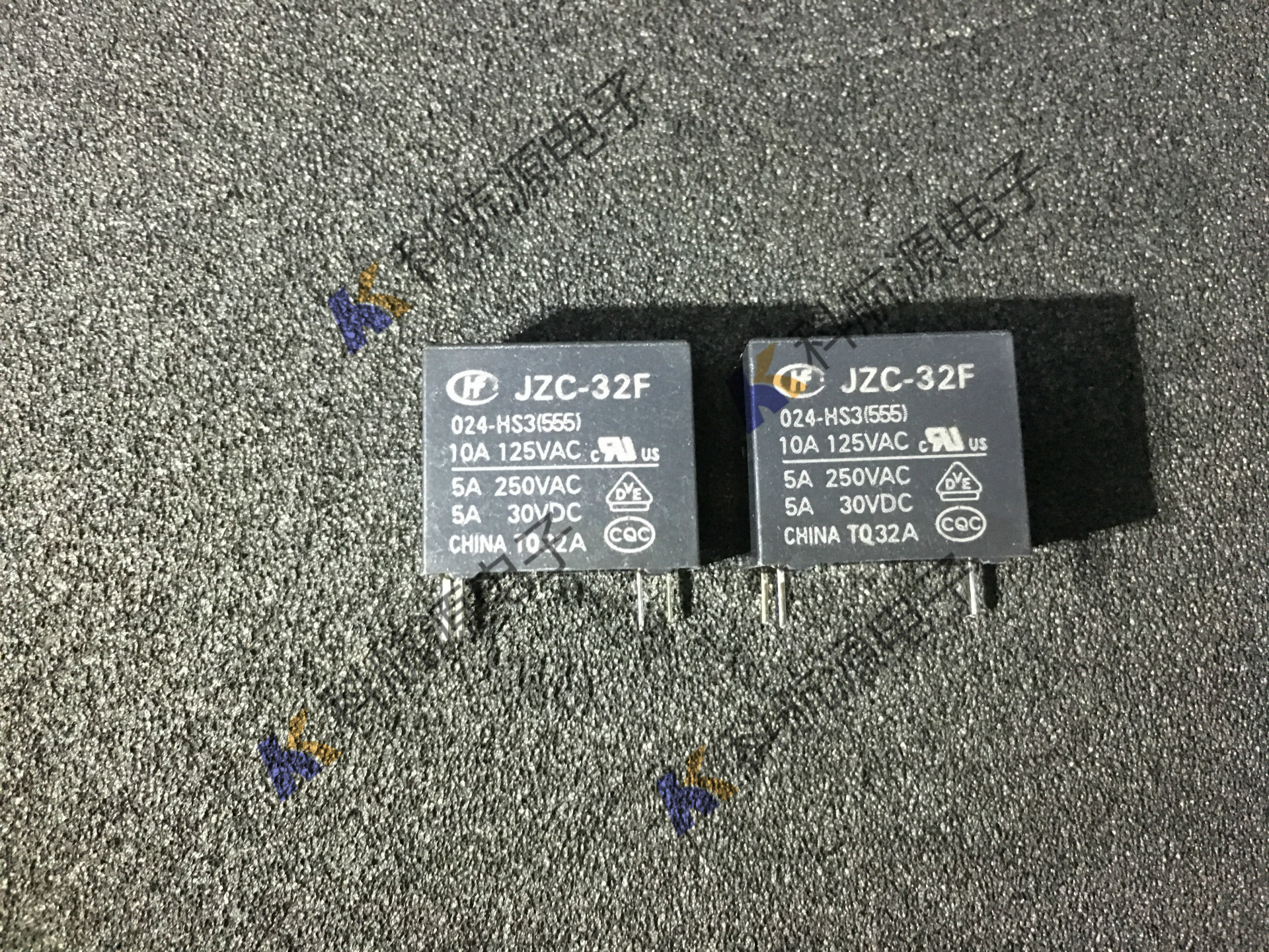 宏发继电器JZC-32F 024-HS3 4脚一组常开 5A/250V JZC-32F/024-HS