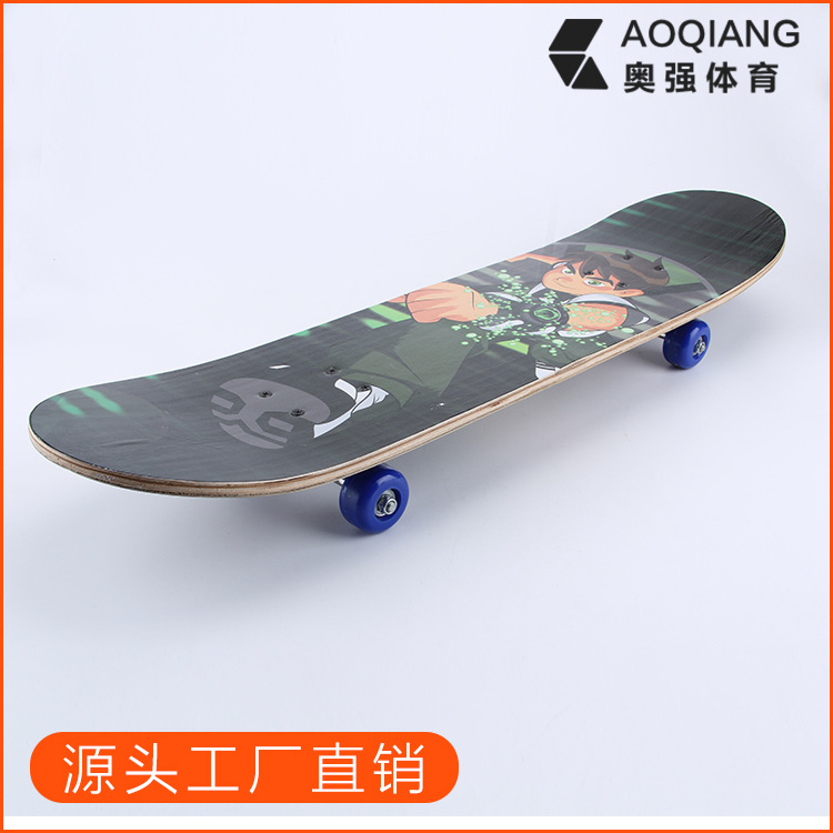 厂家批发 四轮滑板定制初学者儿童双翘木质专业滑板车 一件代发|ru