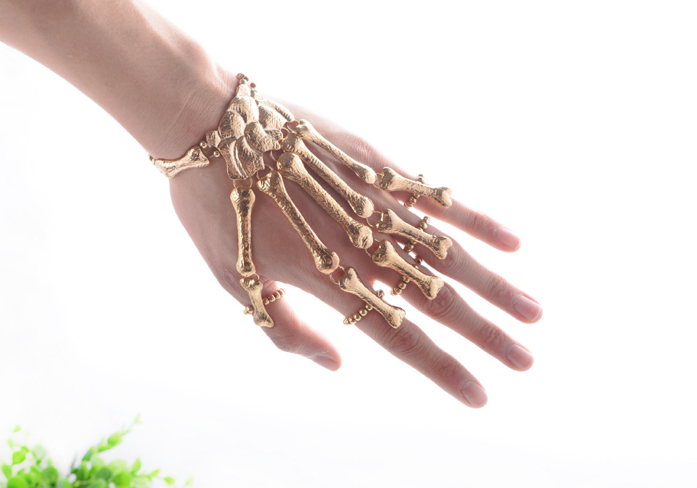 Halloween Exaggerated Metal Skull Ghost Claw Linking Finger Bracelet Wholesale Jewelry Nihaojewelry display picture 4