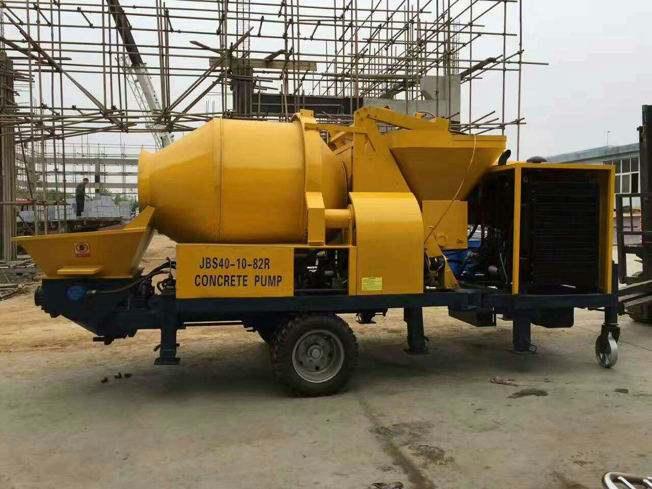 Concrete mixer pump 柴油搅拌机带输送泵 柴油搅拌拖泵