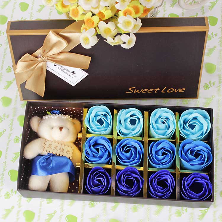 صندوق هدايا صغير ليوم المعلم مكون من 12 وردة صابون زهور ودببة display picture 2
