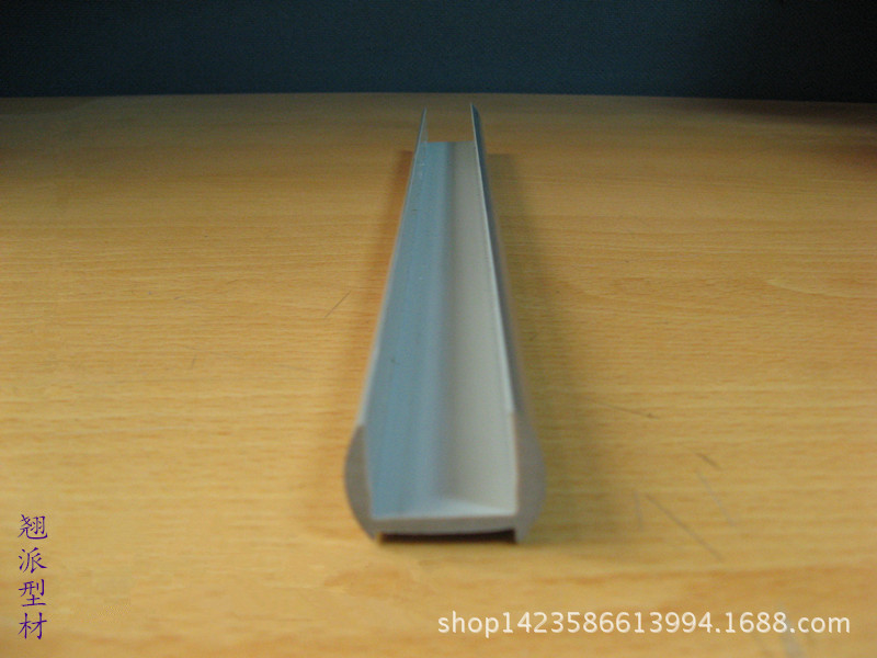 专业生产厂家生产各种形状不同颜色PVC挤出型材-PVC百叶窗边框