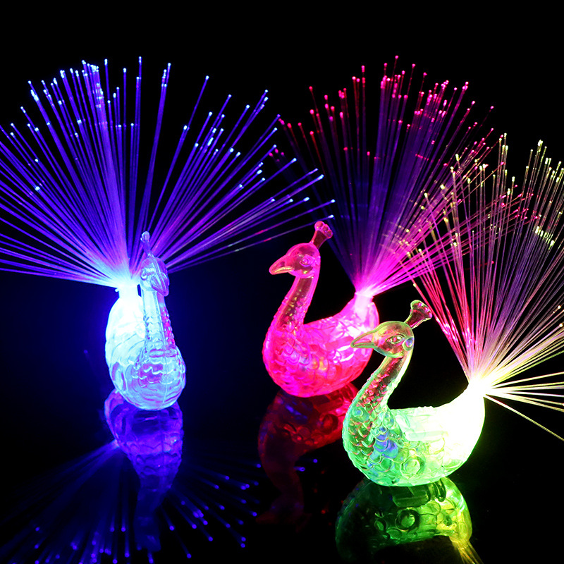 Pavo real dedo luz de color luminoso que cambia Pavo Real pantalla abierta Luz de fibra óptica niños puesto de mercado de noche suministro de juguetes luminosos al por mayor