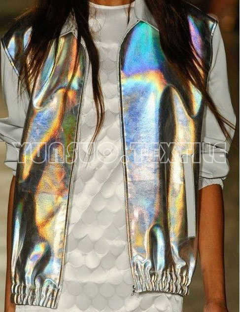 黏胶底镭射服装革PU革 皮夹克皮衣外套PU面料 欧洲出口品质