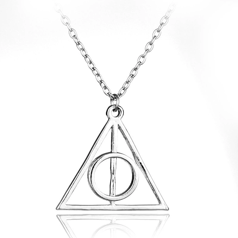 Triangular necklace Lunarov Gurus intermediate resurrection stone holy tool necklace two yuan store